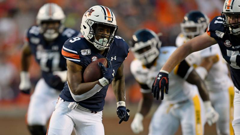Auburn's Kam Martin scores the second touchdown of the first half.
Auburn Football homecoming...